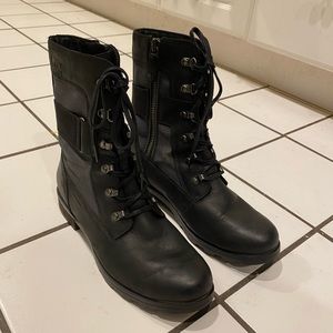 Sorry Emelie Conquest womens size 9